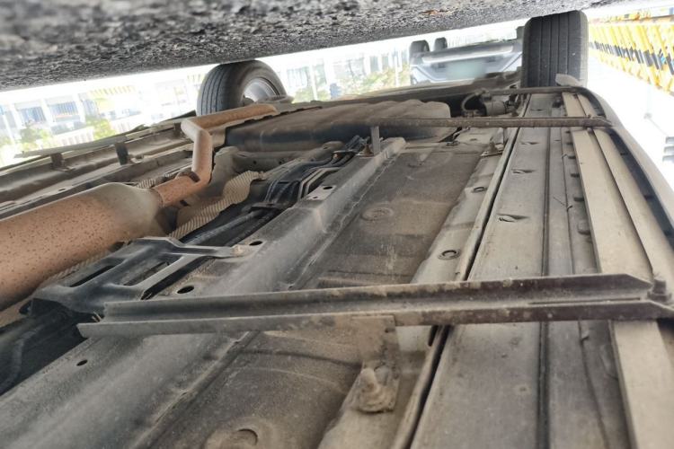 Used Dongfeng Fengon 580 2017 1.5T CVT Smart Style Model Chassis Front Right