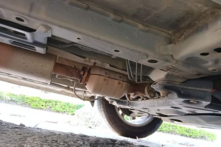 Used Dongfeng Fengon 580 2017 1.8L Manual Comfort Model Chassis Front Right
