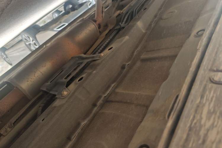 Used Dongfeng Fengon 580 2017 1.8L Manual Comfort Model Chassis Front Right