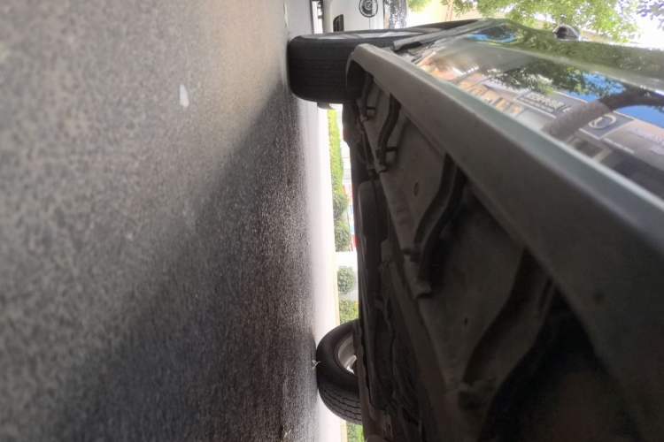 Used Dongfeng Fengon 580 2017 1.8L Manual Comfort Model Chassis Front Right