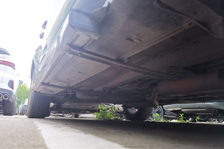 Used Dongfeng Fengon 580 2017 1.8L Manual Comfort Model Chassis Front Right