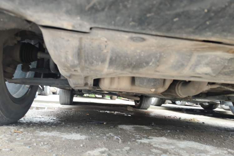 Used Dongfeng Fengon 580 2017 1.5T CVT Comfort Model Chassis Front Right