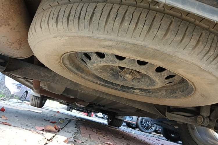 Used Dongfeng Fengon 580 2017 1.8L Manual Comfort Model Chassis Rear