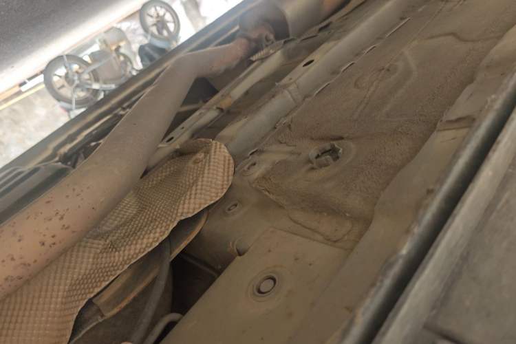 Used Dongfeng Fengon 580 2017 1.8L Manual Comfort Model Chassis Rear Left