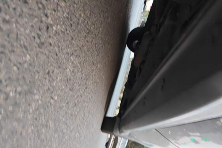 Used Dongfeng Fengon 580 2017 1.5T Manual Luxury Model Chassis Rear Right