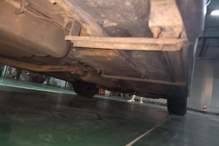 Used Dongfeng Fengon 580 2017 1.5T CVT Luxury Model Chassis Rear Right
