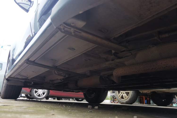 Used Dongfeng Fengon 580 2017 1.8L Manual Comfort Model Chassis Rear Right