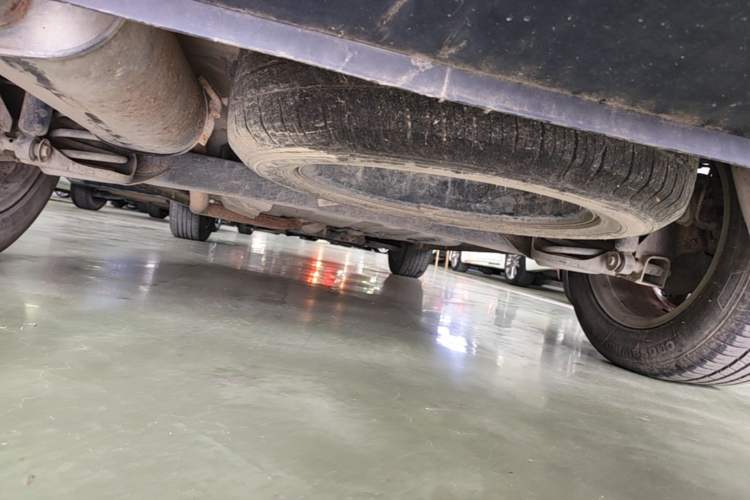 Used Dongfeng Fengon 580 2017 1.5T CVT Comfort Model Chassis Rear