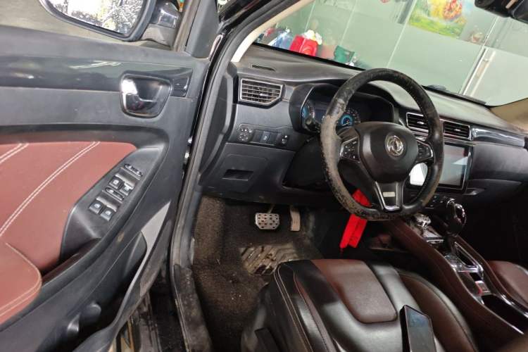 Used Dongfeng Fengon 580 2017 1.5T CVT Luxury Model Driver Seat