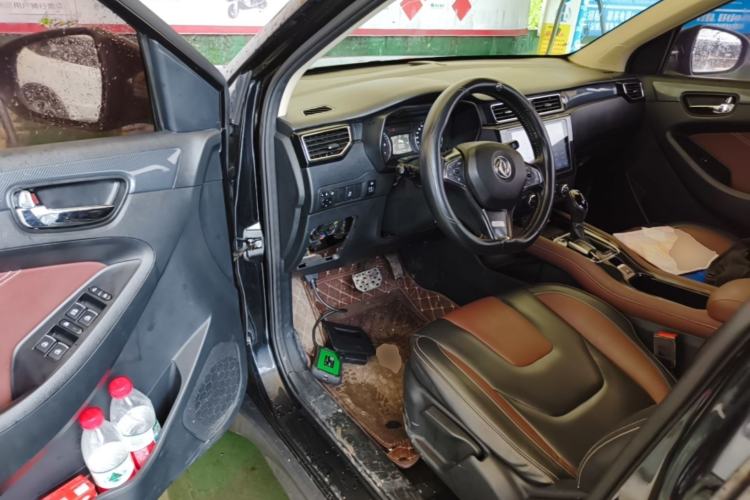 Used Dongfeng Fengon 580 2017 Revised Version 1.5T CVT Luxury Edition Driver Seat