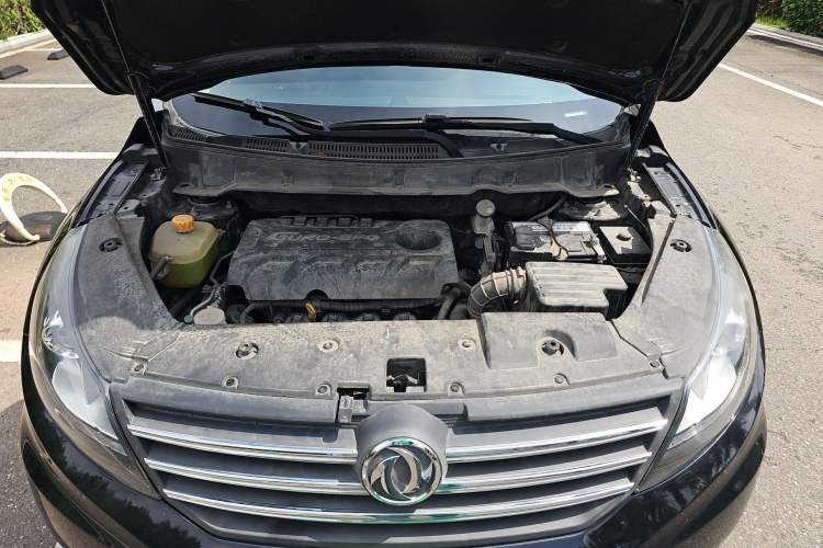 Used Dongfeng Fengon 580 2017 1.8L Manual Comfort Model Engine Bay