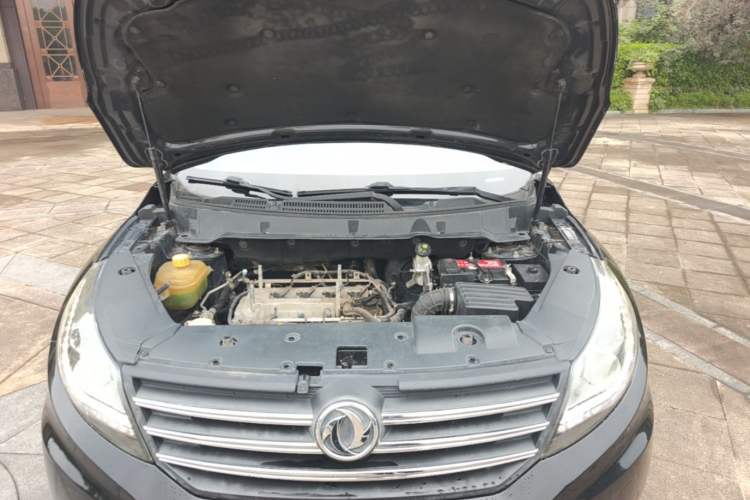 Used Dongfeng Fengon 580 2017 1.8L Manual Comfort Model Engine Bay