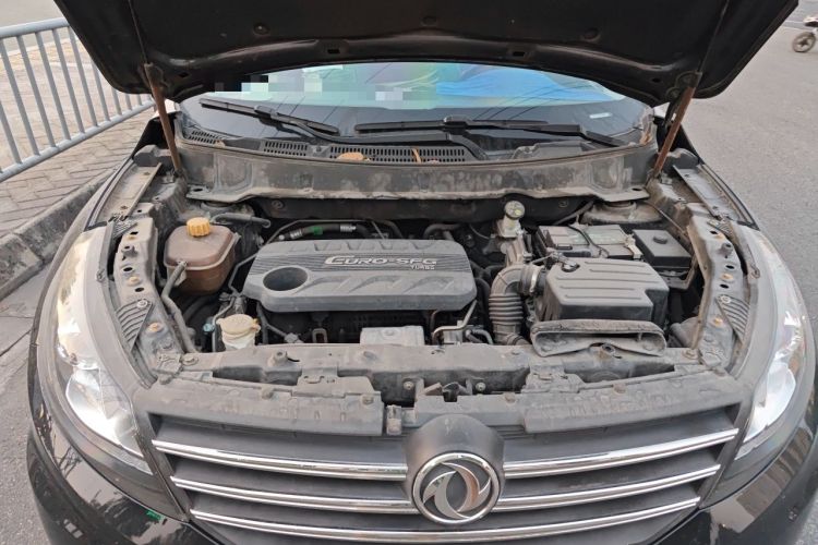 Used Dongfeng Fengon 580 2017 1.5T Manual Luxury Model Engine Bay