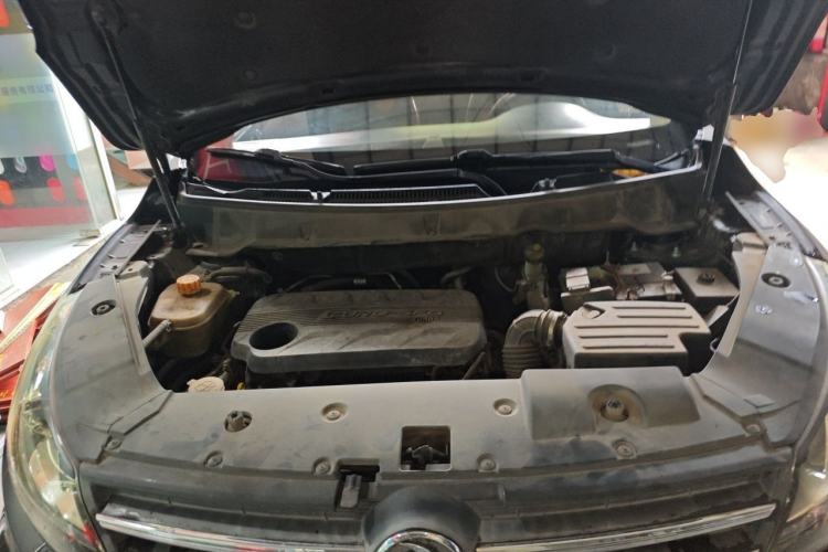 Used Dongfeng Fengon 580 2017 1.5T CVT Luxury Model Engine Bay