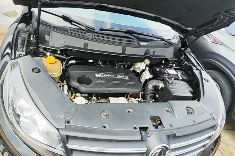Used Dongfeng Fengon 580 2017 1.5T Manual Luxury Model Engine Bay