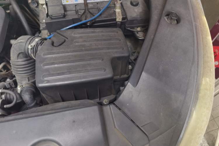 Used Dongfeng Fengon 580 2017 1.5T CVT Comfort Model Engine Bay Left
