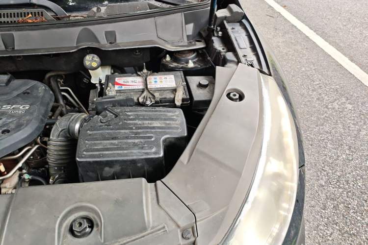 Used Dongfeng Fengon 580 2017 1.5T CVT Luxury Model Engine Bay Left