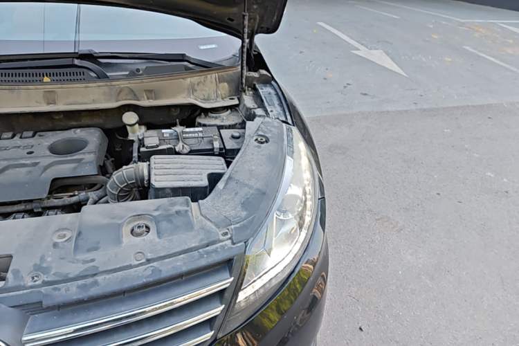Used Dongfeng Fengon 580 2017 1.8L Manual Comfort Model Engine Bay Left