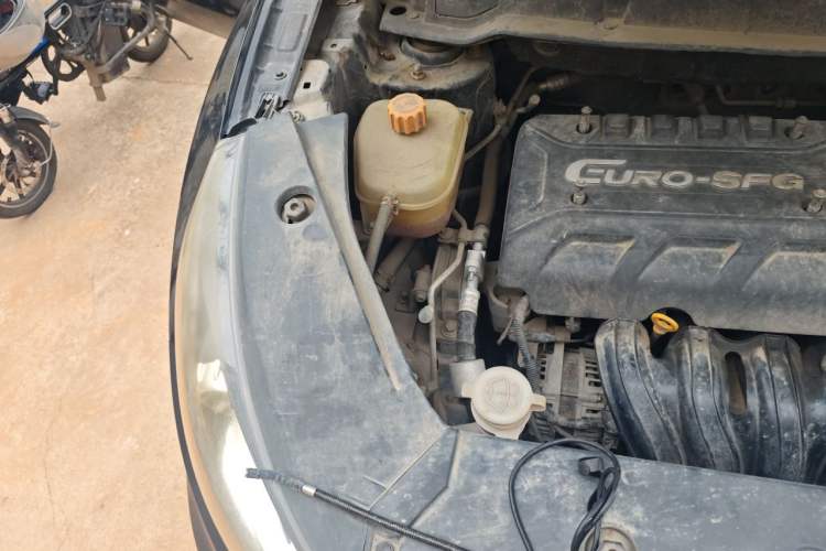 Used Dongfeng Fengon 580 2017 1.8L Manual Comfort Model Engine Bay Left