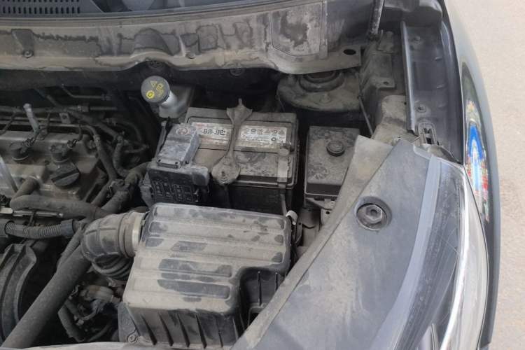 Used Dongfeng Fengon 580 2017 1.8L Manual Comfort Model Engine Bay Left