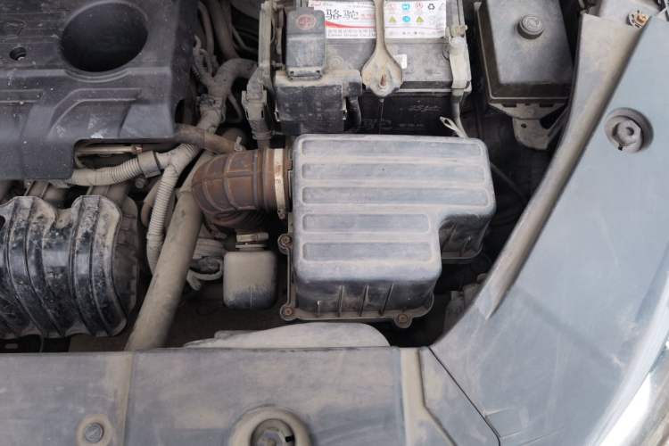 Used Dongfeng Fengon 580 2017 1.8L Manual Comfort Model Engine Bay Left
