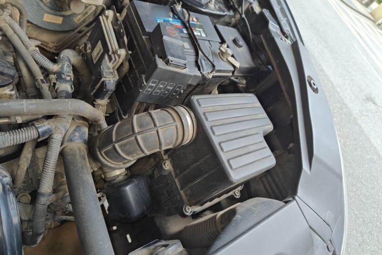 Used Dongfeng Fengon 580 2017 1.8L Manual Comfort Model Engine Bay Left