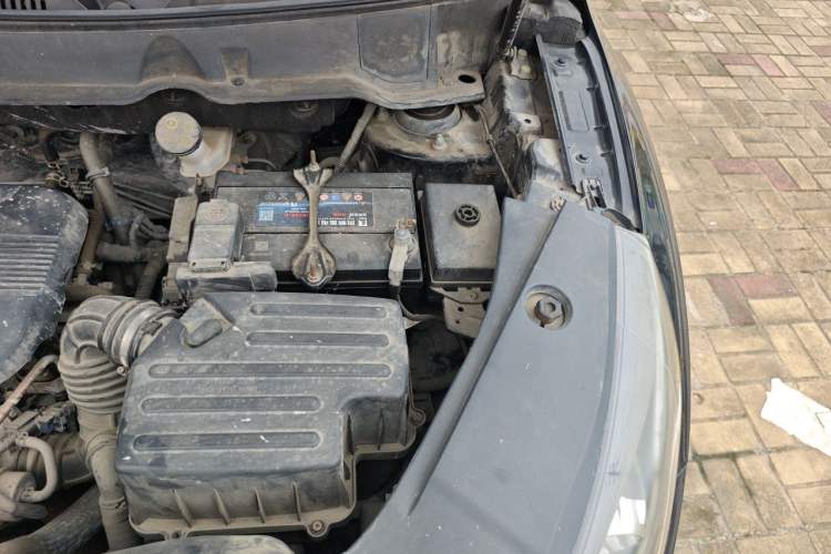 Used Dongfeng Fengon 580 2017 1.5T CVT Comfort Model Engine Bay Left