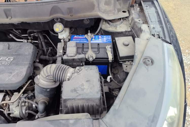 Used Dongfeng Fengon 580 2017 1.5T CVT Comfort Model Engine Bay Left