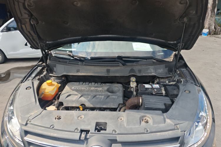 Used Dongfeng Fengon 580 2017 1.8L Manual Comfort Model Engine Bay