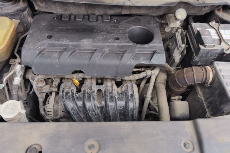 Used Dongfeng Fengon 580 2017 1.8L Manual Comfort Model Engine Bay