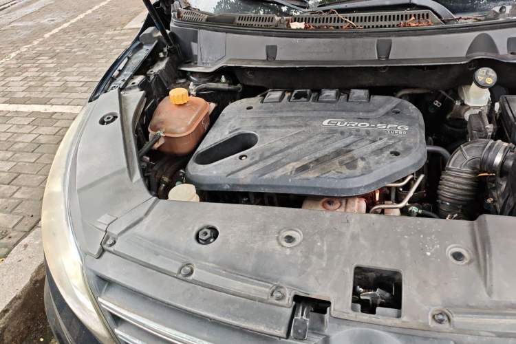 Used Dongfeng Fengon 580 2017 1.5T CVT Luxury Model Engine Bay Right