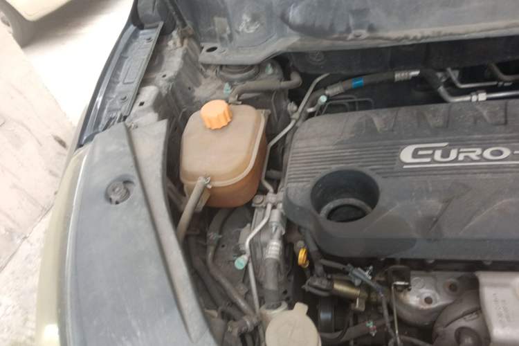 Used Dongfeng Fengon 580 2017 1.5T CVT Comfort Model Engine Bay Right