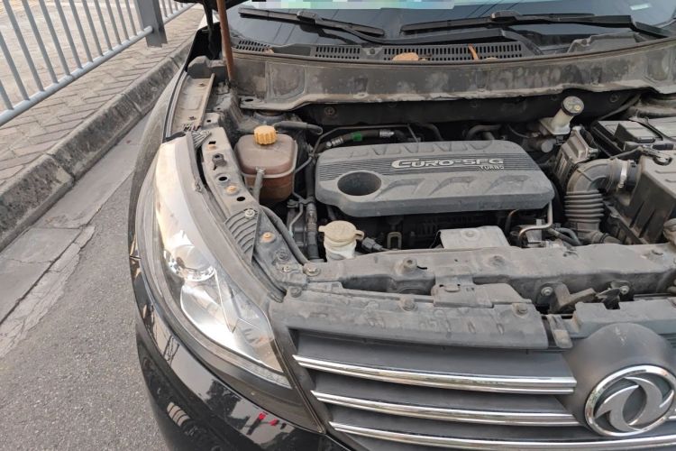 Used Dongfeng Fengon 580 2017 1.5T Manual Luxury Model Engine Bay Right