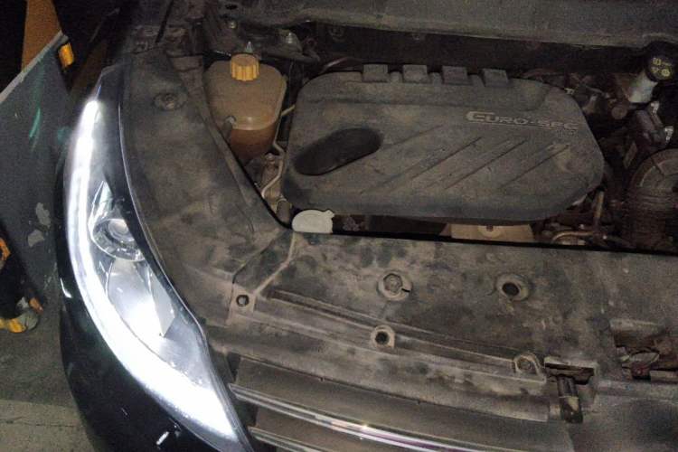 Used Dongfeng Fengon 580 2017 1.5T CVT Luxury Model Engine Bay Right