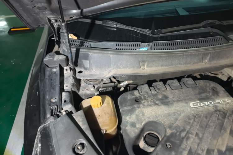 Used Dongfeng Fengon 580 2017 1.5T CVT Luxury Model Engine Bay Right
