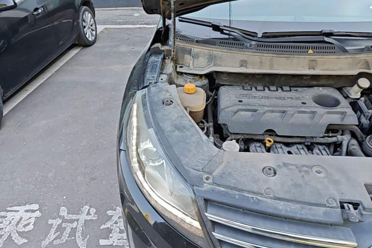 Used Dongfeng Fengon 580 2017 1.8L Manual Comfort Model Engine Bay Right