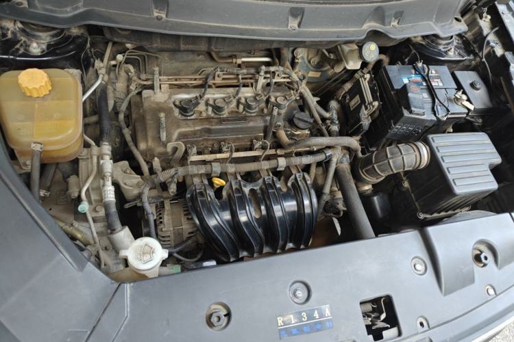 Used Dongfeng Fengon 580 2017 1.8L Manual Comfort Model Engine Bay