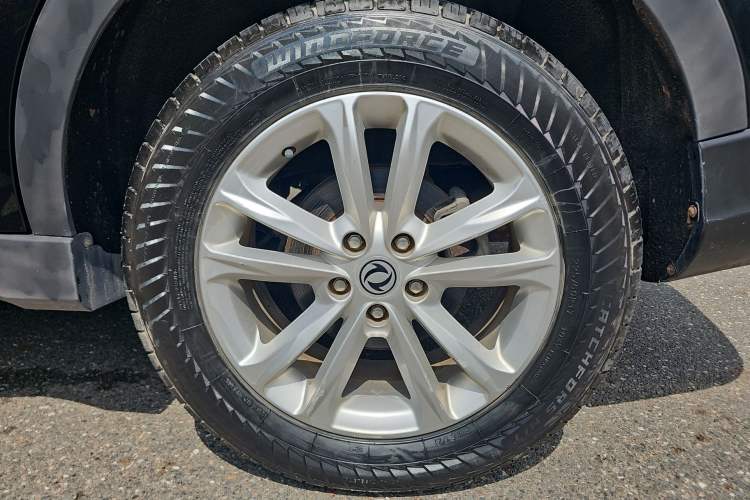 Used Dongfeng Fengon 580 2017 1.8L Manual Comfort Model Exterior 1