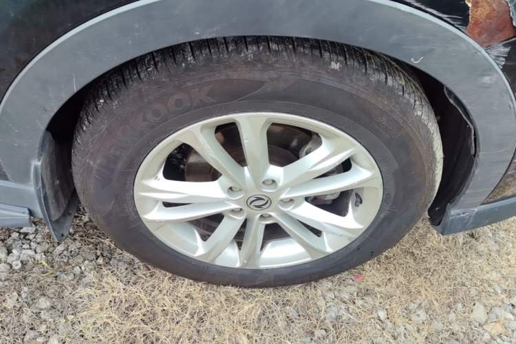 Used Dongfeng Fengon 580 2017 1.5T CVT Comfort Model Exterior 4