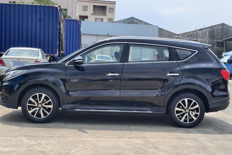 Used Dongfeng Fengon 580 2017 1.5T Manual Luxury Model Exterior 5