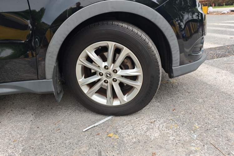 Used Dongfeng Fengon 580 2017 1.5T CVT Comfort Model Exterior 7