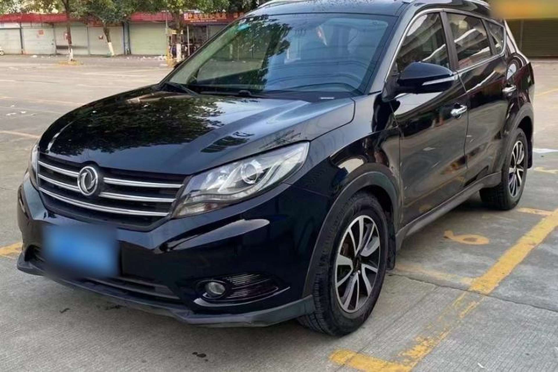 Used Dongfeng Fengon 580 2017 1.5T CVT Luxury Model Front Left 45 Deg