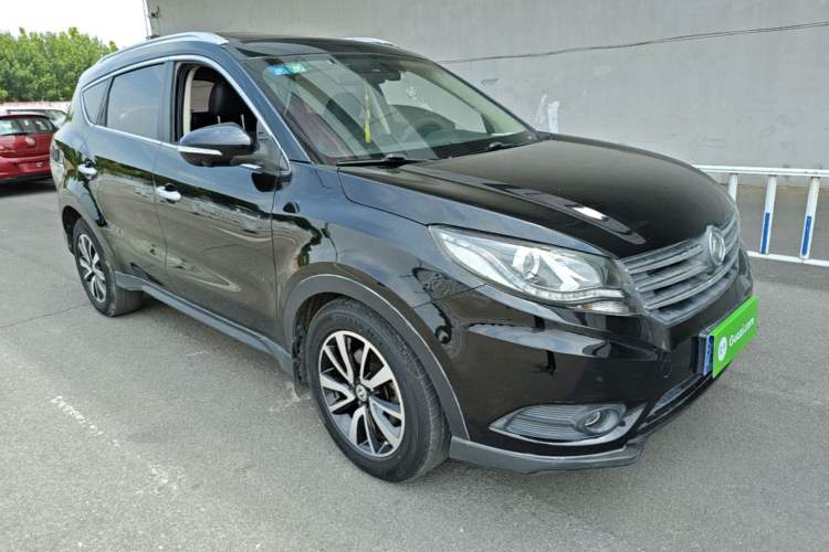 Used Dongfeng Fengon 580 2017 1.5T Manual Luxury Model Front Right 45 Deg