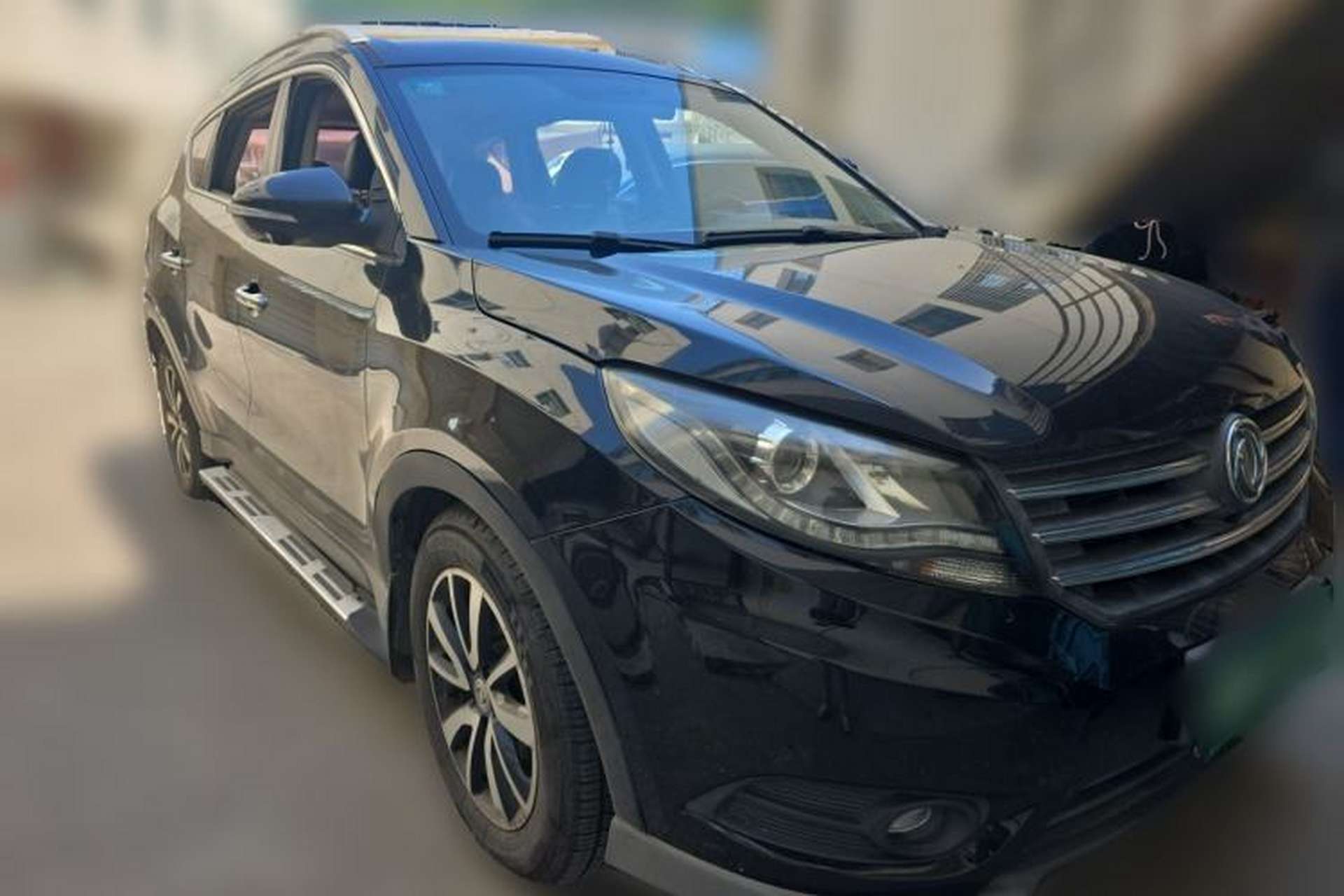 Used Dongfeng Fengon 580 2017 1.5T Manual Luxury Model Front Right 45 Deg