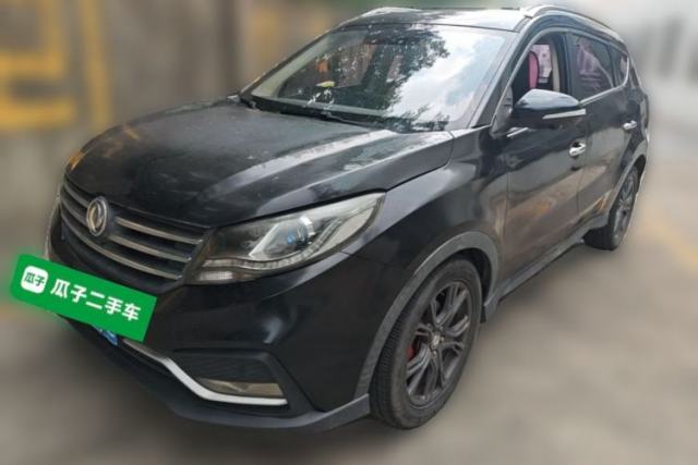 Używany Dongfeng Fengon 580 2017 1.5T CVT Smart Connectivity Model