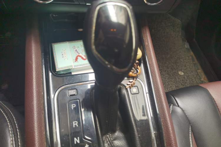 Used Dongfeng Fengon 580 2017 1.5T CVT Comfort Model Gear Lever