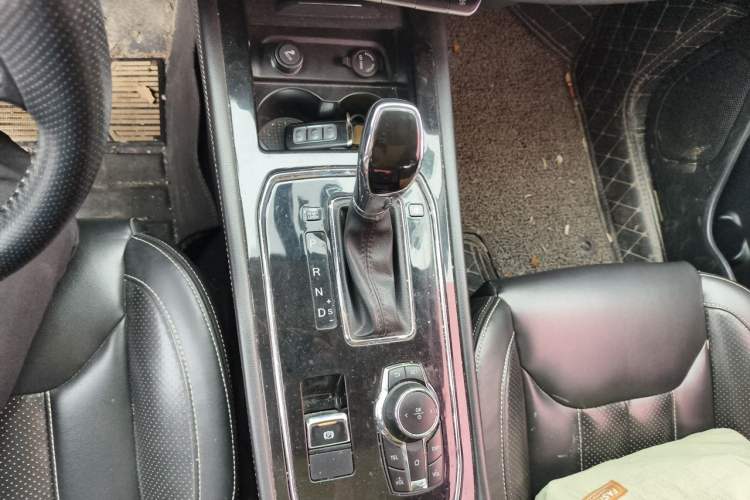 Used Dongfeng Fengon 580 2017 1.5T CVT Smart Style Model Gear Lever
