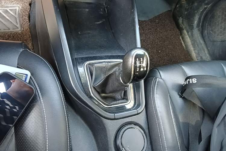 Used Dongfeng Fengon 580 2017 1.8L Manual Comfort Model Gear Lever