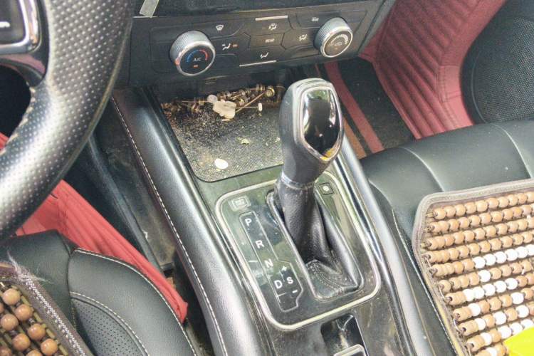 Used Dongfeng Fengon 580 2017 1.5T CVT Luxury Model Gear Lever