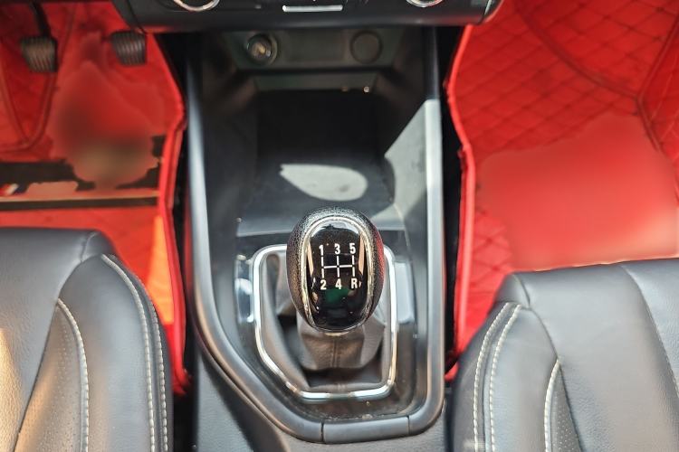 Used Dongfeng Fengon 580 2017 1.8L Manual Comfort Model Gear Lever
